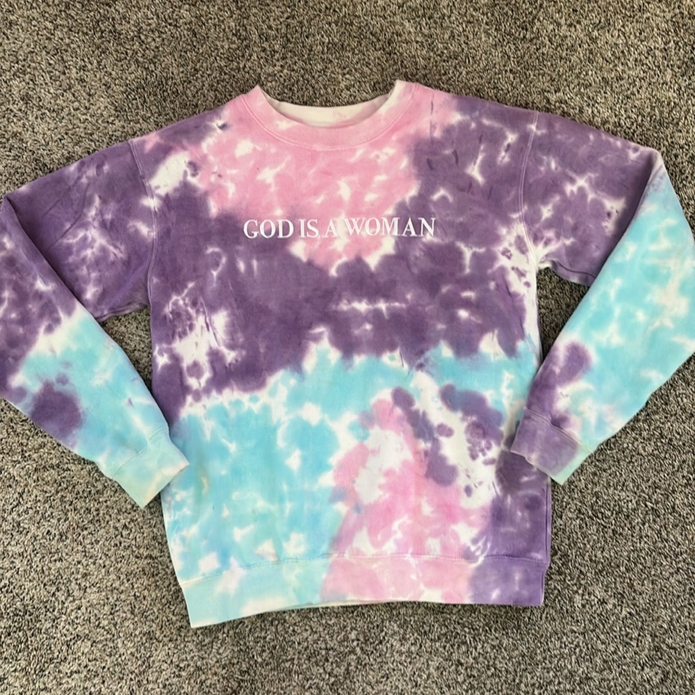 Ariana grande sweatshirt